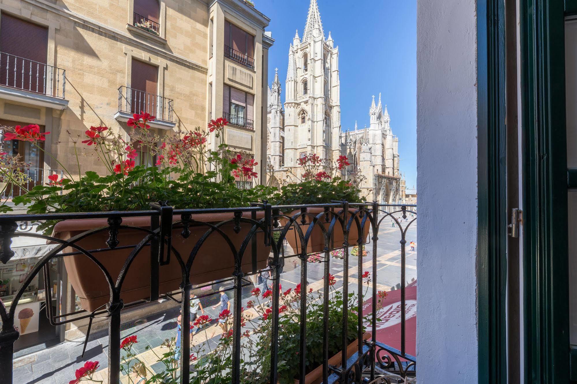 Hostal Albany León Εξωτερικό φωτογραφία